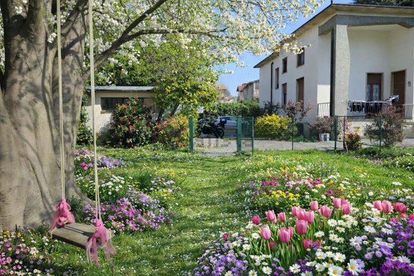 casa indipendente in vendita a Gallarate in zona Cascinetta