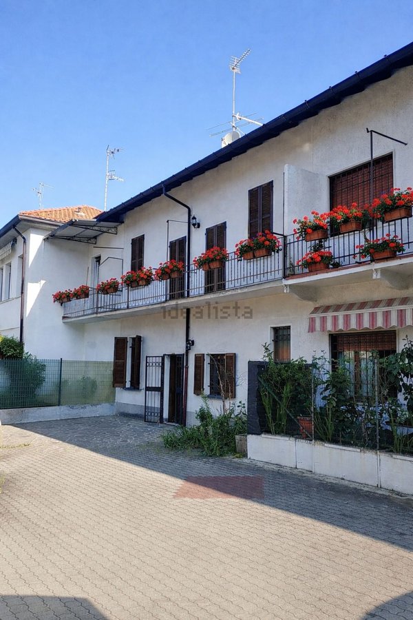 casa indipendente in vendita a Gallarate in zona Cascinetta