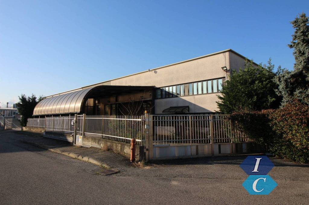 capannone in vendita a Gallarate