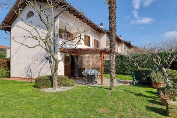 casa indipendente in vendita a Gallarate in zona Arnate