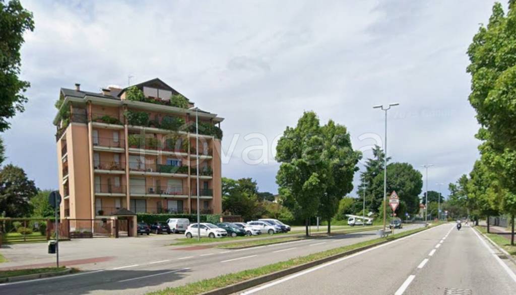 locale di sgombero in vendita a Gallarate in zona Arnate