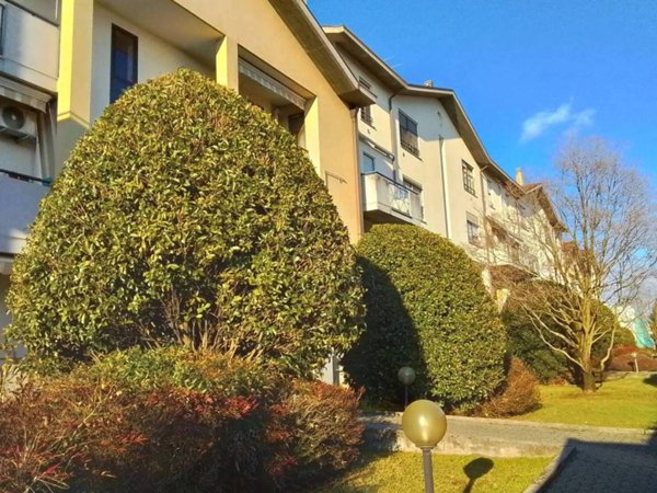 appartamento in vendita a Gallarate in zona Sciarè