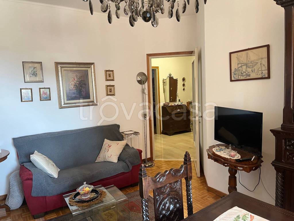 appartamento in vendita a Gallarate in zona Cascinetta