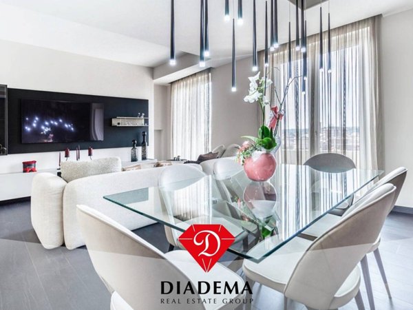 appartamento in vendita a Gallarate in zona Sciarè