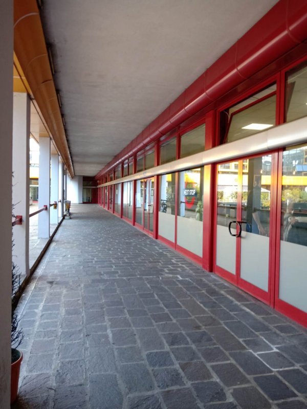 negozio in vendita a Gallarate in zona Cascinetta