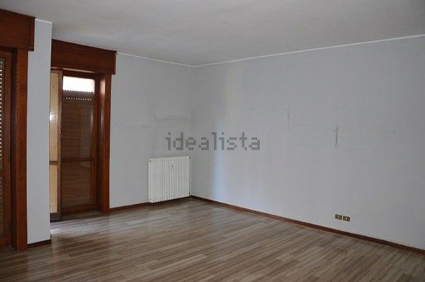appartamento in vendita a Gallarate in zona Sciarè