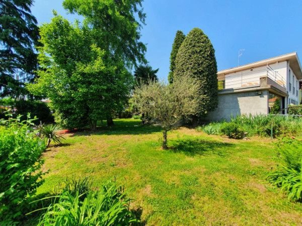 appartamento in vendita a Gallarate in zona Arnate