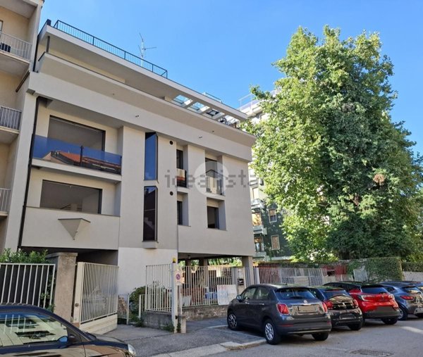 appartamento in vendita a Gallarate in zona Sciarè