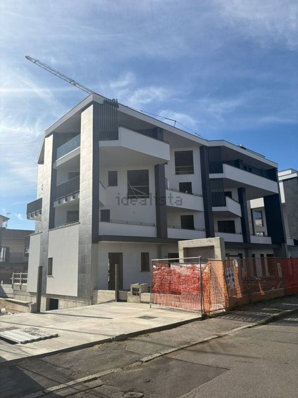 appartamento in vendita a Gallarate in zona Sciarè