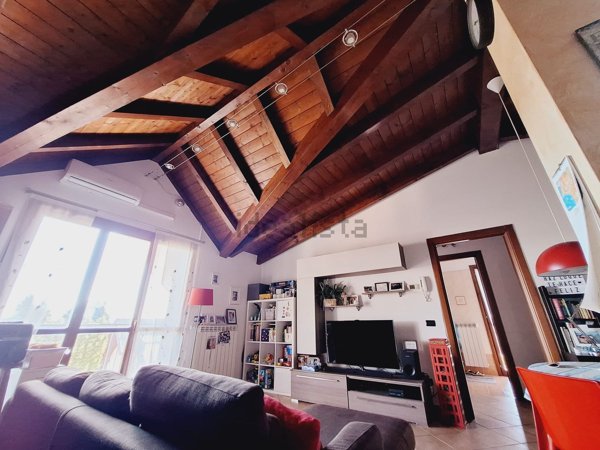 appartamento in vendita a Gallarate in zona Arnate