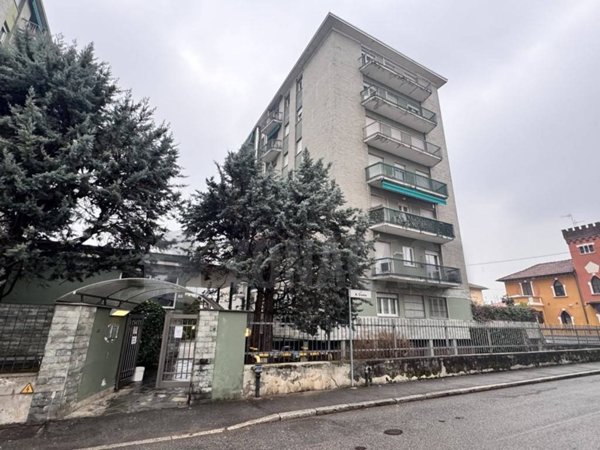 appartamento in vendita a Gallarate in zona Cascinetta