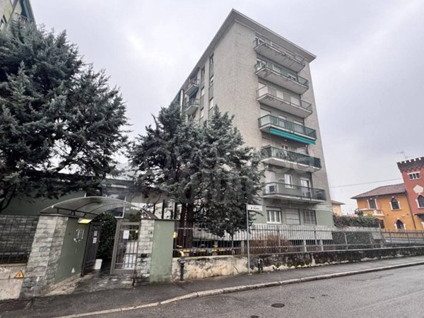 appartamento in vendita a Gallarate in zona Cascinetta