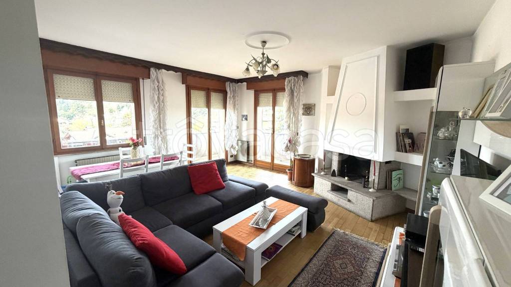 appartamento in vendita a Gallarate in zona Cascinetta