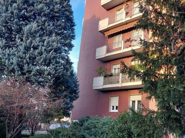 appartamento in vendita a Gallarate in zona Sciarè