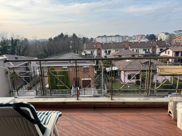 appartamento in vendita a Gallarate in zona Arnate
