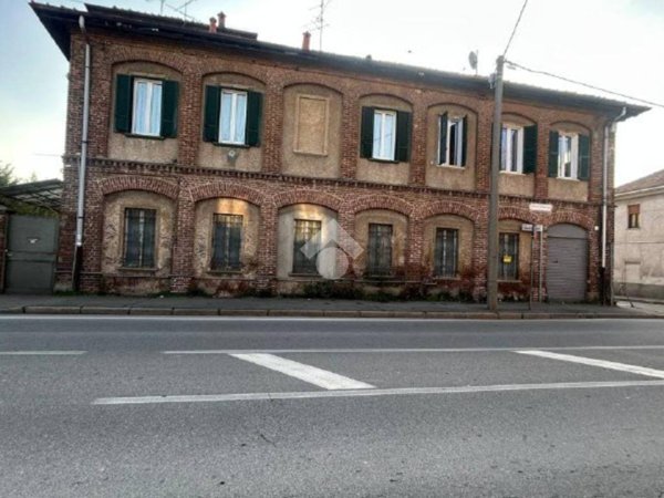 ufficio in vendita a Gallarate in zona Arnate