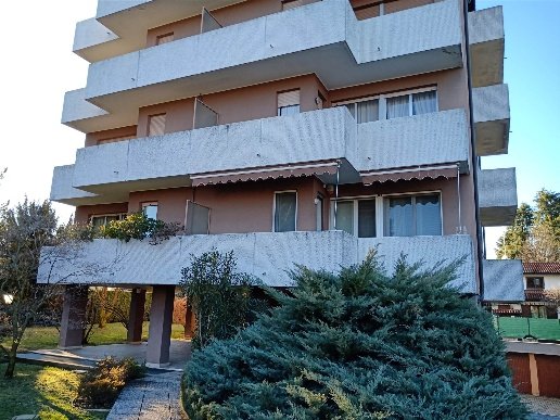 appartamento in vendita a Gallarate in zona Cascinetta