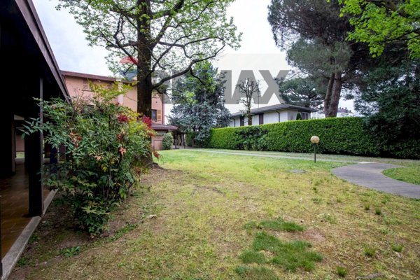 casa indipendente in vendita a Gallarate