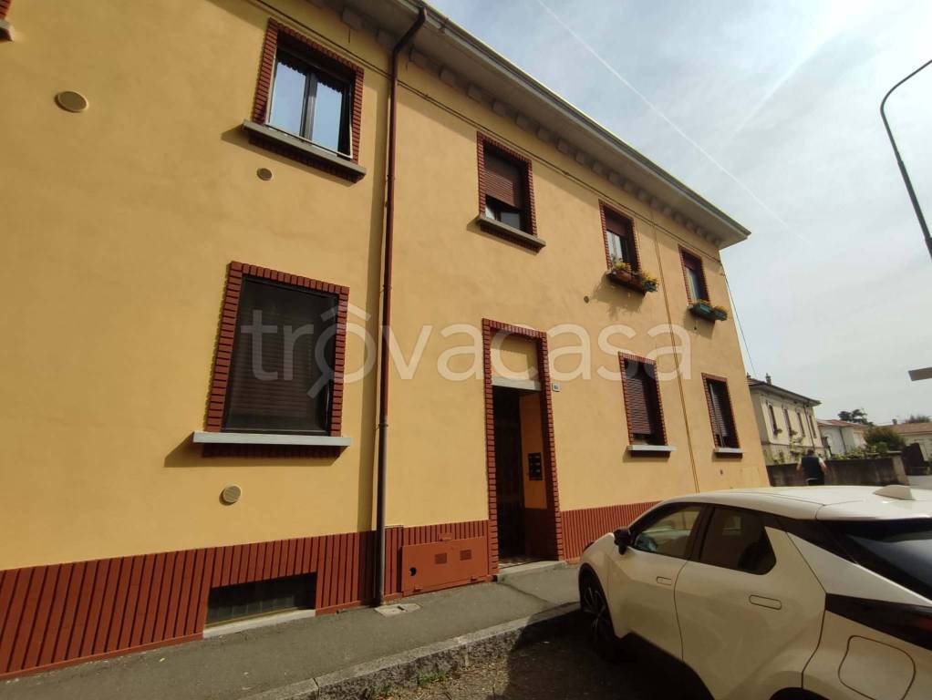 appartamento in vendita a Gallarate in zona Arnate