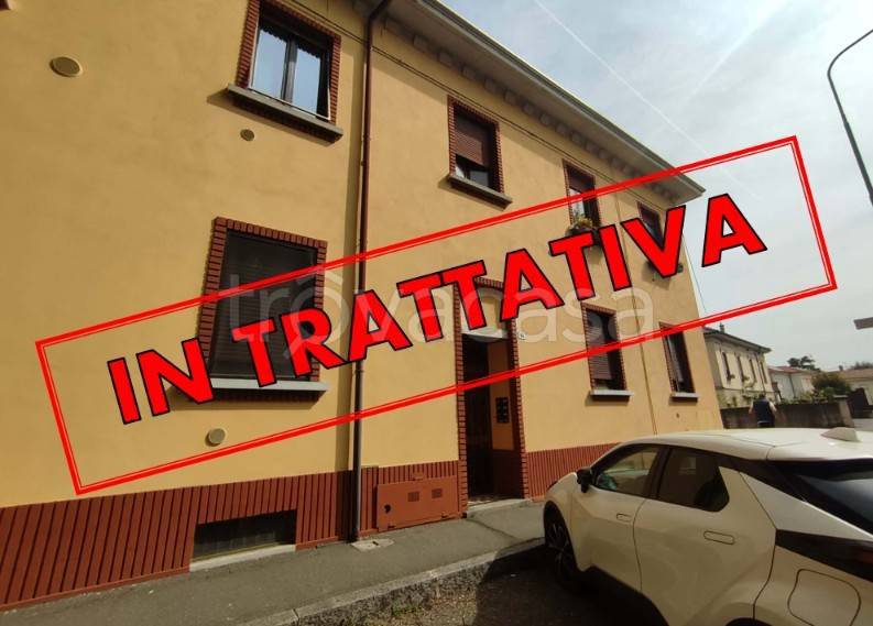 appartamento in vendita a Gallarate in zona Arnate