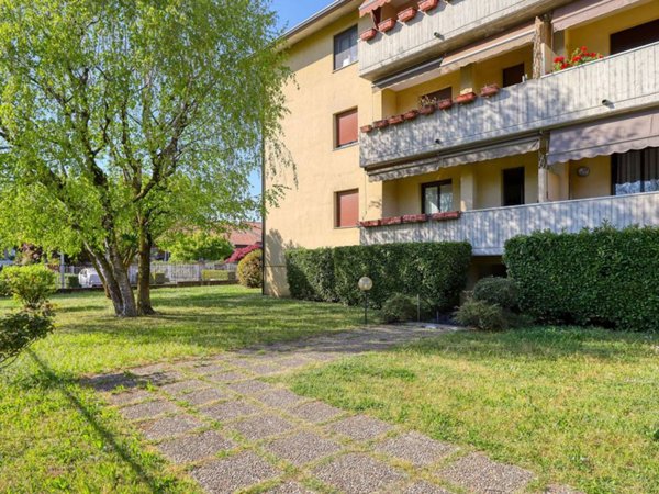 appartamento in vendita a Gallarate in zona Crenna