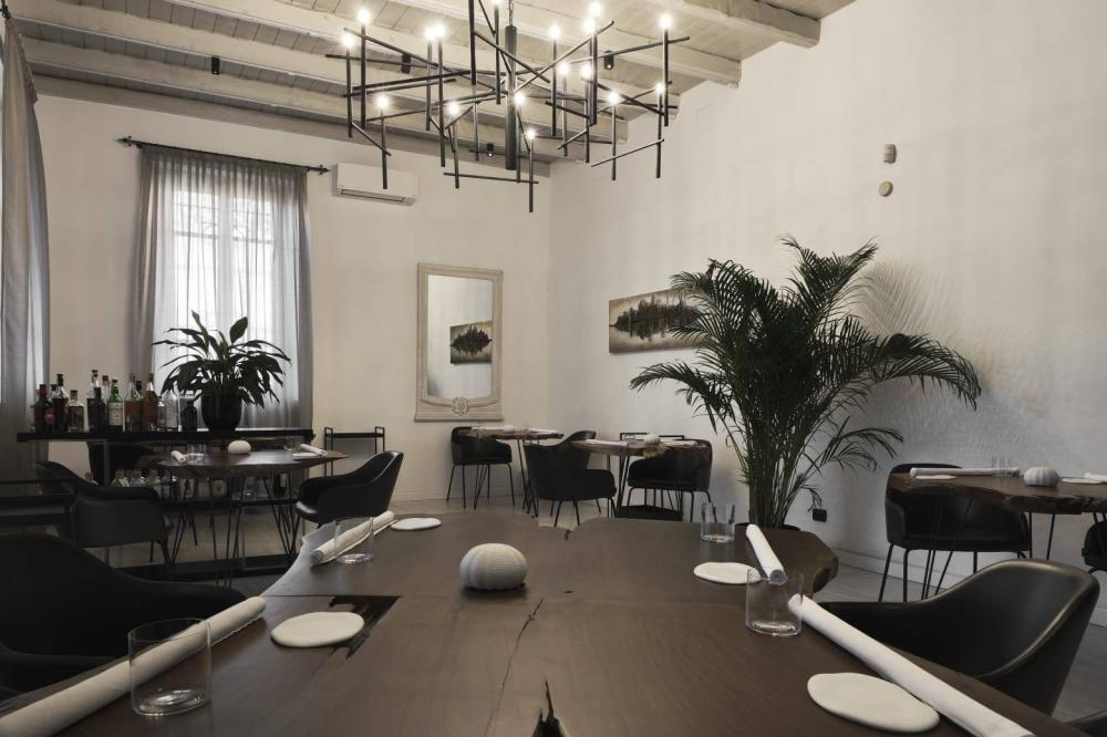 negozio in vendita a Gallarate in zona Sciarè