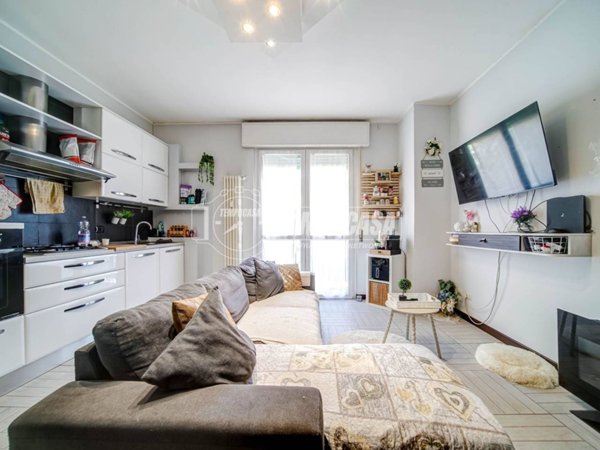 appartamento in vendita a Gallarate in zona Sciarè