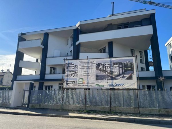 appartamento in vendita a Gallarate in zona Sciarè