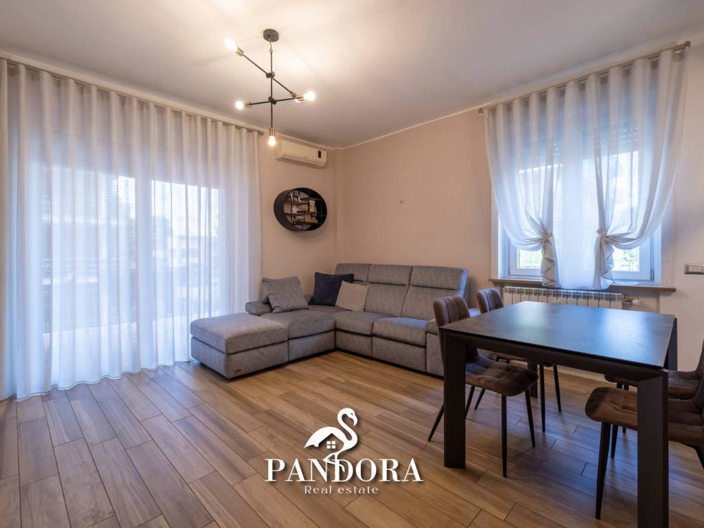 appartamento in vendita a Gallarate in zona Sciarè