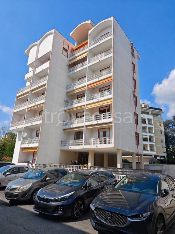 appartamento in vendita a Gallarate in zona Cascinetta