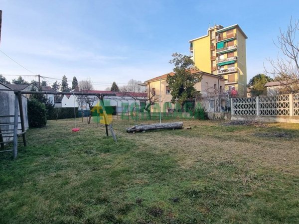 terreno edificabile in vendita a Gallarate in zona Cascinetta