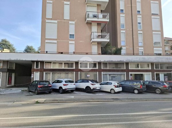 negozio in vendita a Gallarate in zona Cascinetta