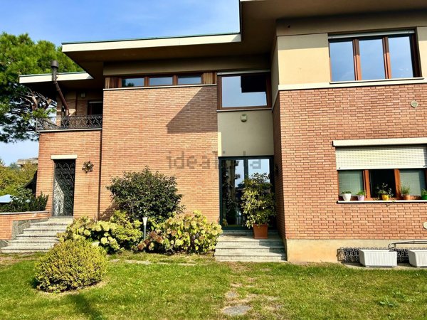 casa indipendente in vendita a Gallarate