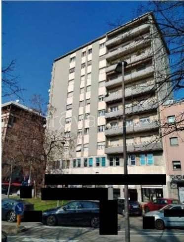 appartamento in vendita a Gallarate in zona Sciarè