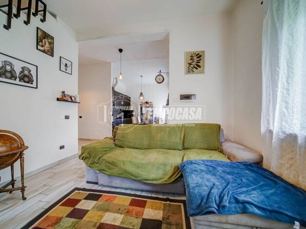 casa indipendente in vendita a Gallarate in zona Arnate