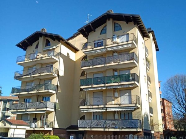 appartamento in vendita a Gallarate in zona Arnate