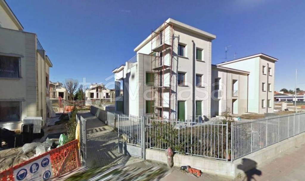 ufficio in vendita a Gallarate in zona Arnate