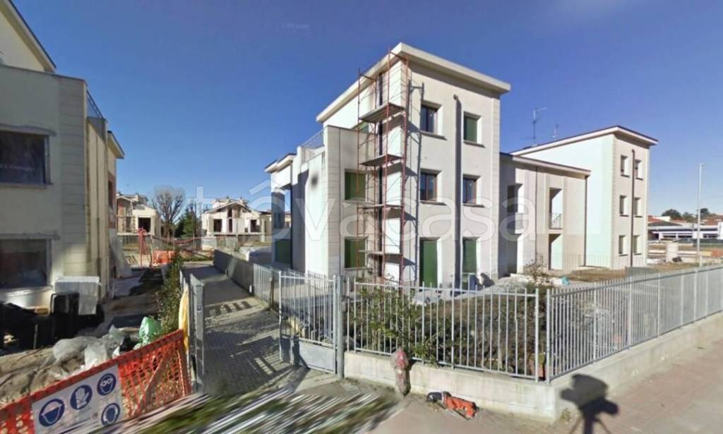 ufficio in vendita a Gallarate in zona Arnate