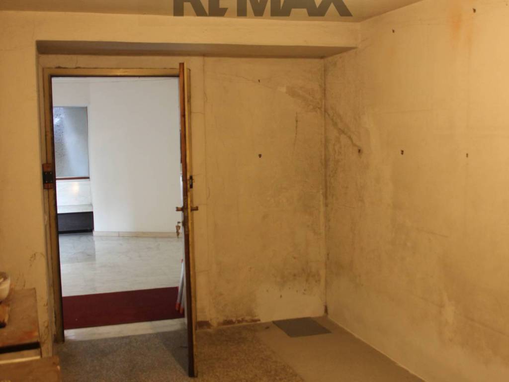 locale commerciale in vendita a Gallarate
