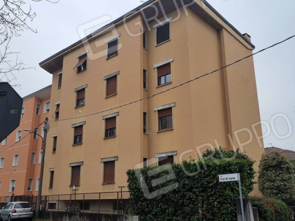 appartamento in vendita a Gallarate in zona Sciarè