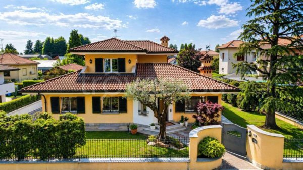 casa indipendente in vendita a Gallarate