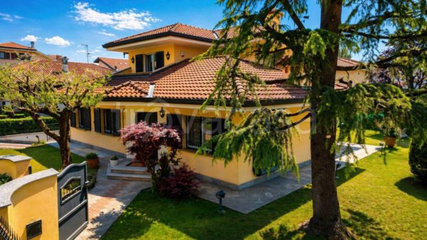 casa indipendente in vendita a Gallarate