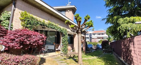 casa indipendente in vendita a Gallarate in zona Ronchi