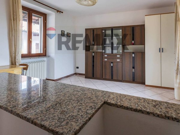 appartamento in vendita a Gallarate in zona Crenna