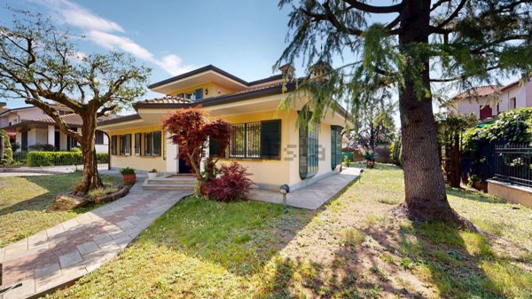 casa indipendente in vendita a Gallarate
