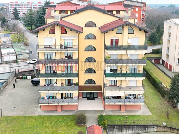 appartamento in vendita a Gallarate in zona Madonna in Campagna