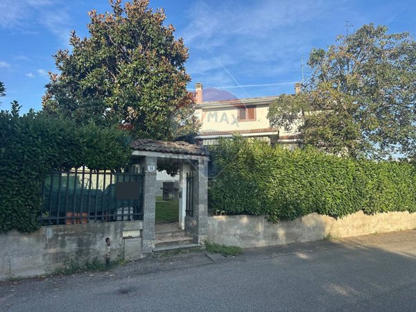 appartamento in vendita a Gallarate in zona Arnate