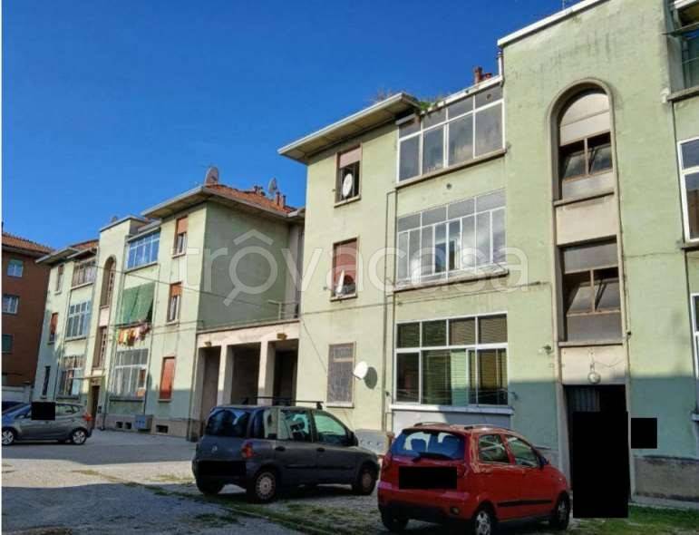 appartamento in vendita a Gallarate in zona Madonna in Campagna