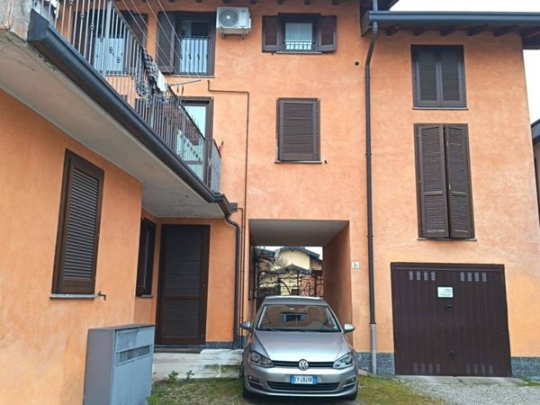 appartamento in vendita a Gallarate in zona Crenna