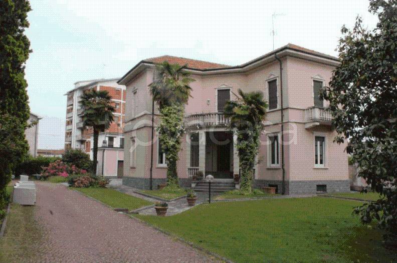 casa indipendente in vendita a Gallarate